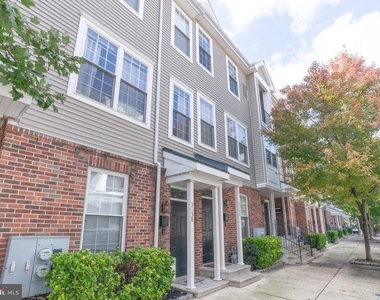 3138 W Master Street - Photo Thumbnail 1