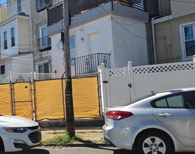 637 N 32nd Street - Photo Thumbnail 15