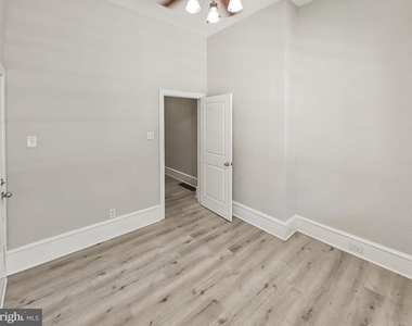 637 N 32nd Street - Photo Thumbnail 5
