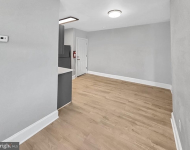 1101 N 41st Street - Photo Thumbnail 3