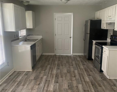 163 Independence Drive - Photo Thumbnail 2