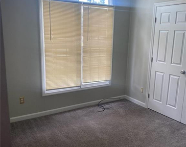 163 Independence Drive - Photo Thumbnail 6