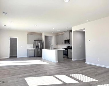 180 White Birch Lane - Photo Thumbnail 2