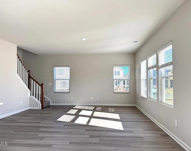 180 White Birch Lane - Photo Thumbnail 4