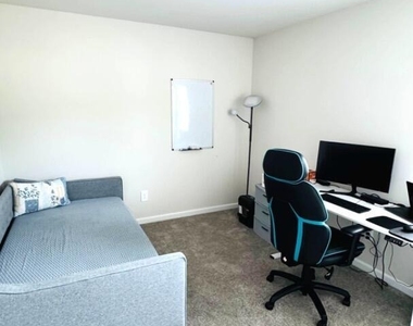 609 Red River Drive - Photo Thumbnail 4