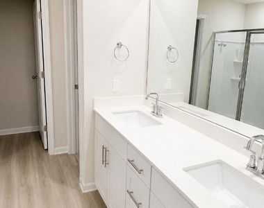 609 Red River Drive - Photo Thumbnail 5