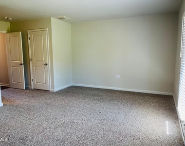 2723 Chert Lane - Photo Thumbnail 6