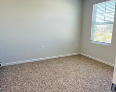 2723 Chert Lane - Photo Thumbnail 27