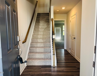 2723 Chert Lane - Photo Thumbnail 3