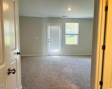 2723 Chert Lane - Photo Thumbnail 5