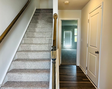 2723 Chert Lane - Photo Thumbnail 4