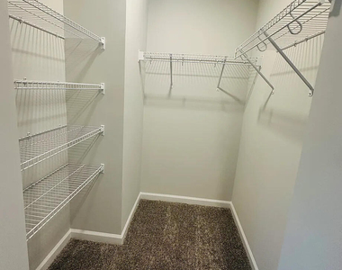 7258 Morris Acres Road - Photo Thumbnail 4