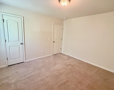 1204 Sweetgrass Street - Photo Thumbnail 24