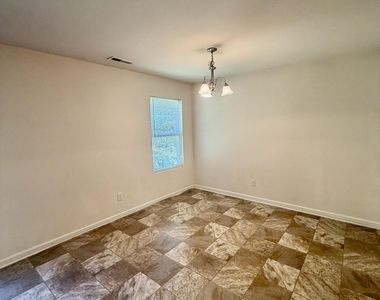 1204 Sweetgrass Street - Photo Thumbnail 7