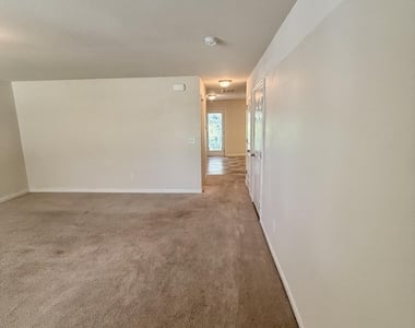 1204 Sweetgrass Street - Photo Thumbnail 8