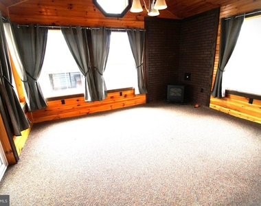 2212 Beaver Valley Pike - Photo Thumbnail 2