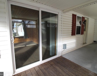 2212 Beaver Valley Pike - Photo Thumbnail 1