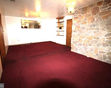 2212 Beaver Valley Pike - Photo Thumbnail 6