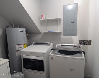 1020 Riverside Circle - Photo Thumbnail 17