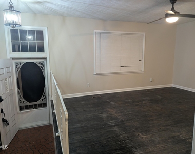 1020 Riverside Circle - Photo Thumbnail 2