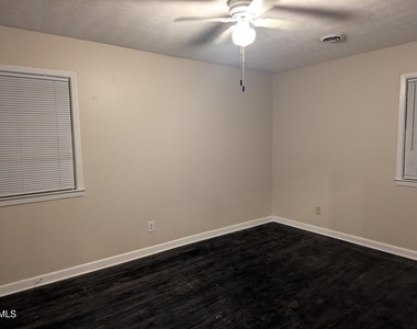 1020 Riverside Circle - Photo Thumbnail 24
