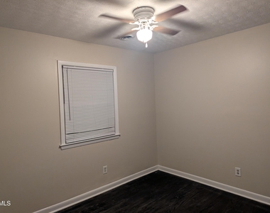 1020 Riverside Circle - Photo Thumbnail 28