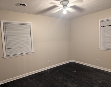 1020 Riverside Circle - Photo Thumbnail 31