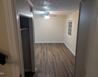 1020 Riverside Circle - Photo Thumbnail 30