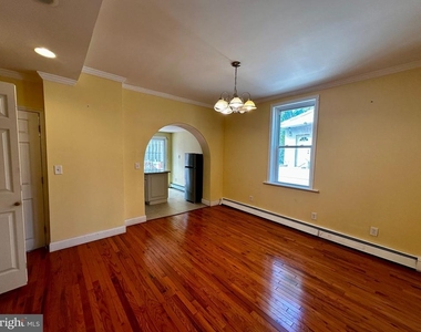 912 Ridge Avenue - Photo Thumbnail 7