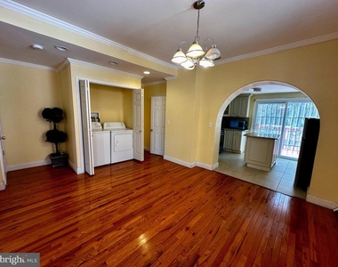 912 Ridge Avenue - Photo Thumbnail 6