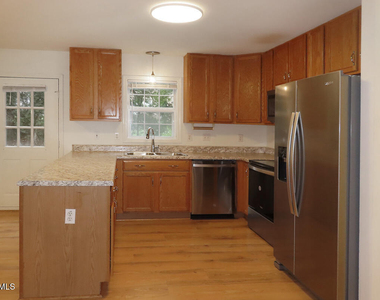 320 Davie Road - Photo Thumbnail 6