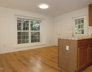 320 Davie Road - Photo Thumbnail 3