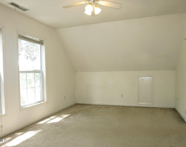 320 Davie Road - Photo Thumbnail 12