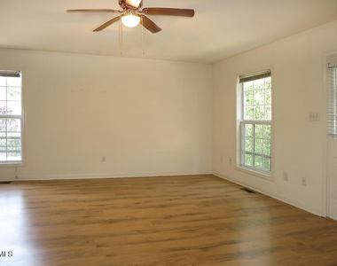 320 Davie Road - Photo Thumbnail 1