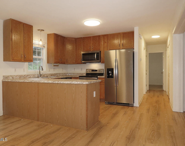 320 Davie Road - Photo Thumbnail 8