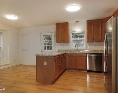 320 Davie Road - Photo Thumbnail 5