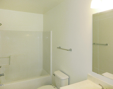 310 Davie Road - Photo Thumbnail 10