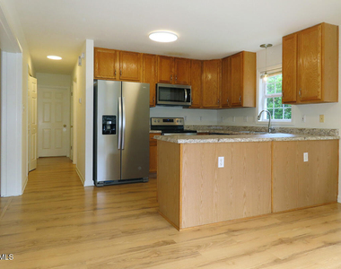 310 Davie Road - Photo Thumbnail 5