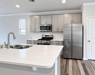 2721 Chert Lane - Photo Thumbnail 12