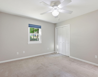 11129 Lakeshore Drive - Photo Thumbnail 17
