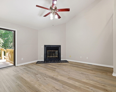 11129 Lakeshore Drive - Photo Thumbnail 5