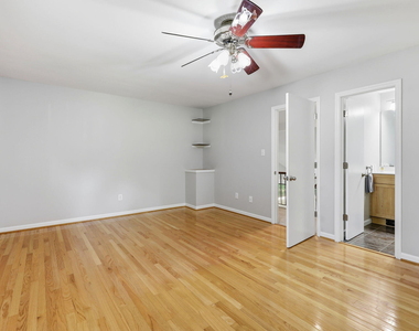 11129 Lakeshore Drive - Photo Thumbnail 11