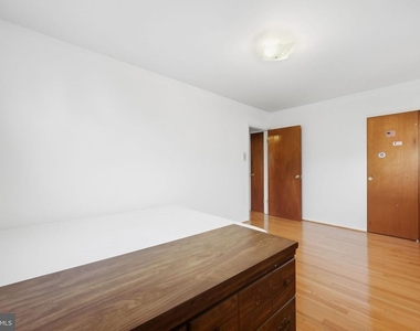 3242 Parkview Drive - Photo Thumbnail 16