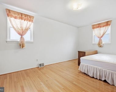 3242 Parkview Drive - Photo Thumbnail 15