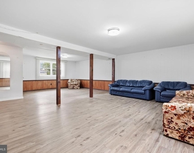 3242 Parkview Drive - Photo Thumbnail 18