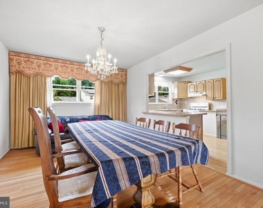 3242 Parkview Drive - Photo Thumbnail 6