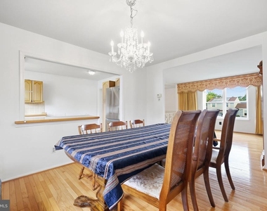 3242 Parkview Drive - Photo Thumbnail 7