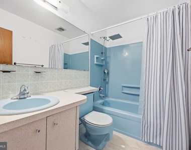 3242 Parkview Drive - Photo Thumbnail 12
