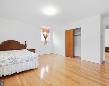 3242 Parkview Drive - Photo Thumbnail 14