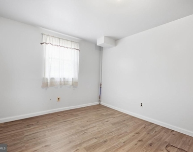 3242 Parkview Drive - Photo Thumbnail 23